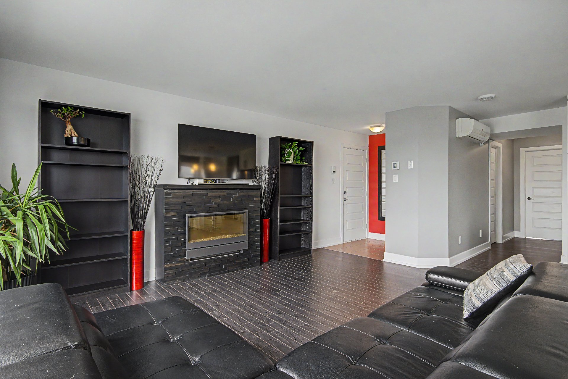 1135, Rue Douglas, APP. 202